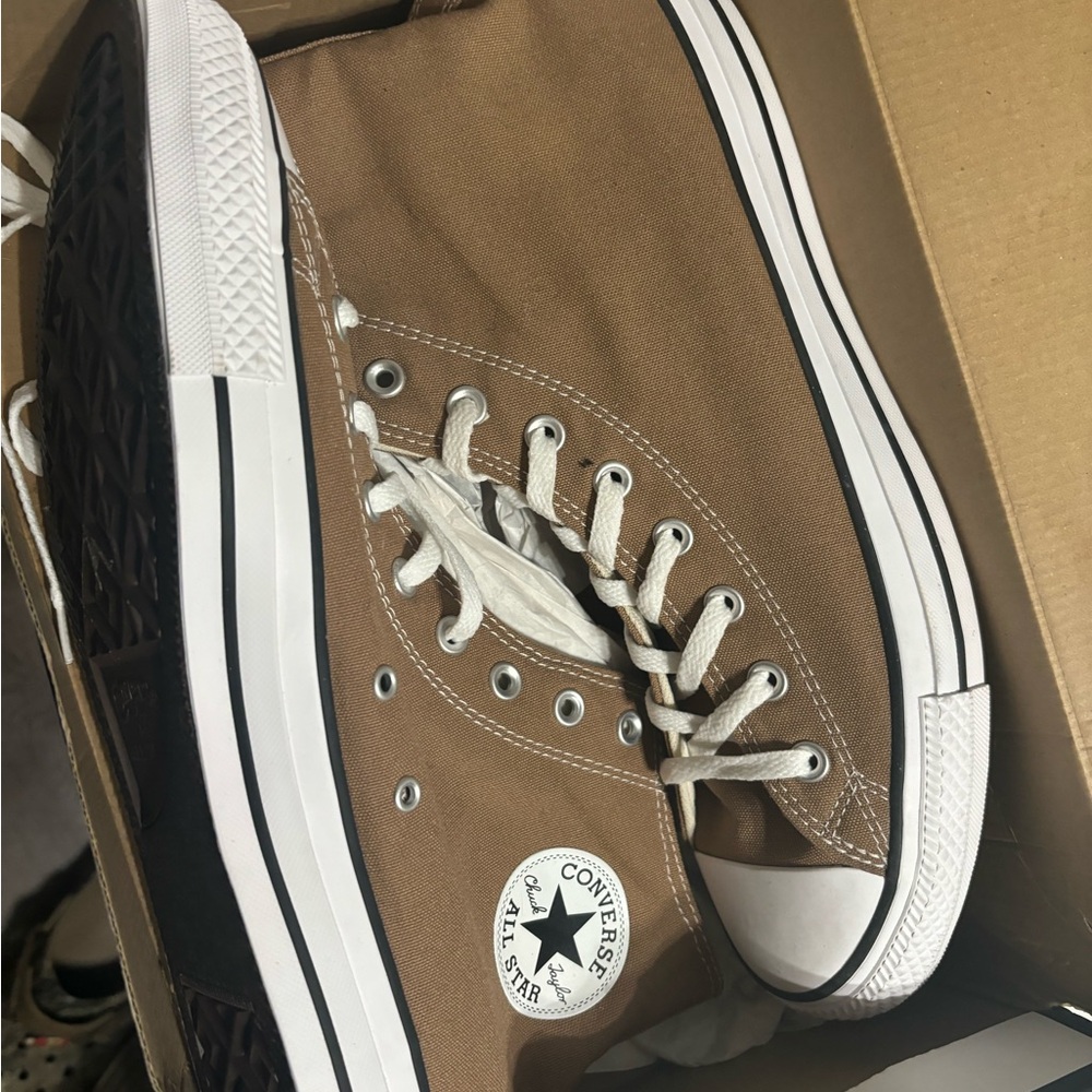 Men’s Converse size 13